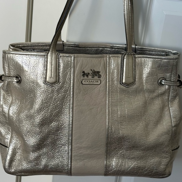Coach tote with dust bag - Picture 5 of 11